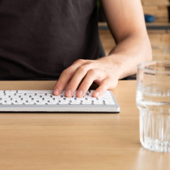 R-Go Tools Compact Break tastiera Ufficio Bluetooth QWERTY Italiano